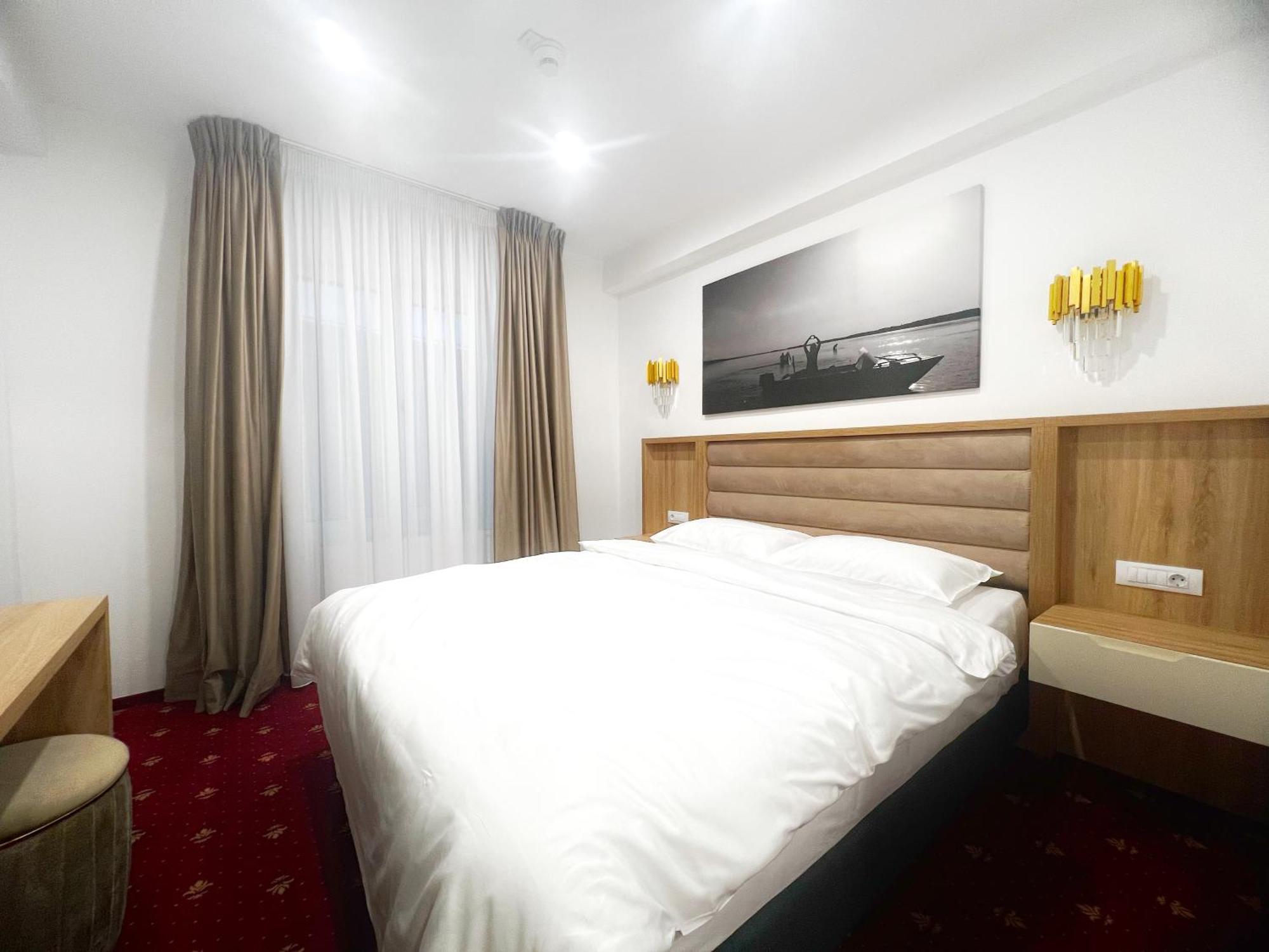 Mimi Hotel Corabia Экстерьер фото