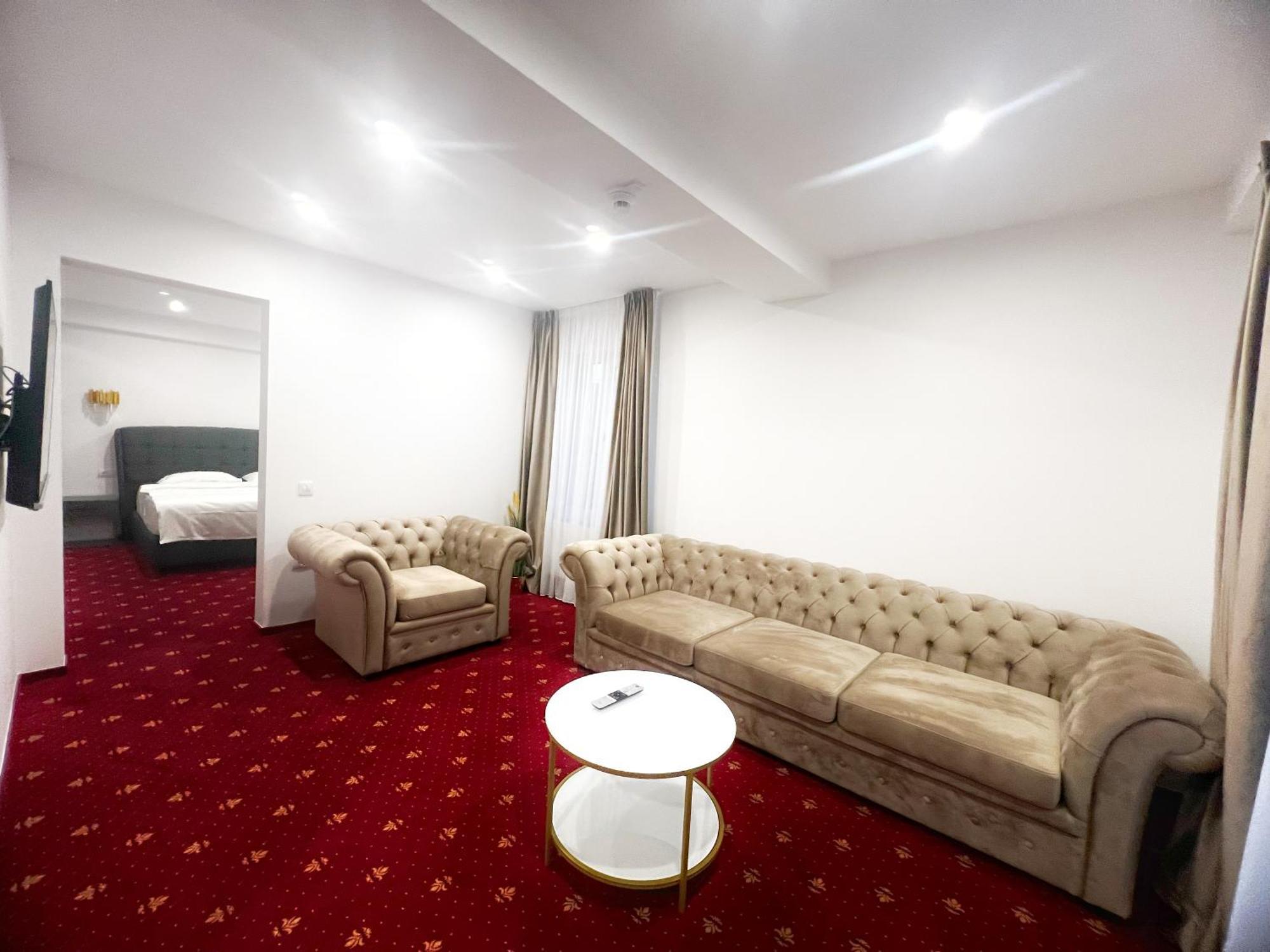 Mimi Hotel Corabia Экстерьер фото