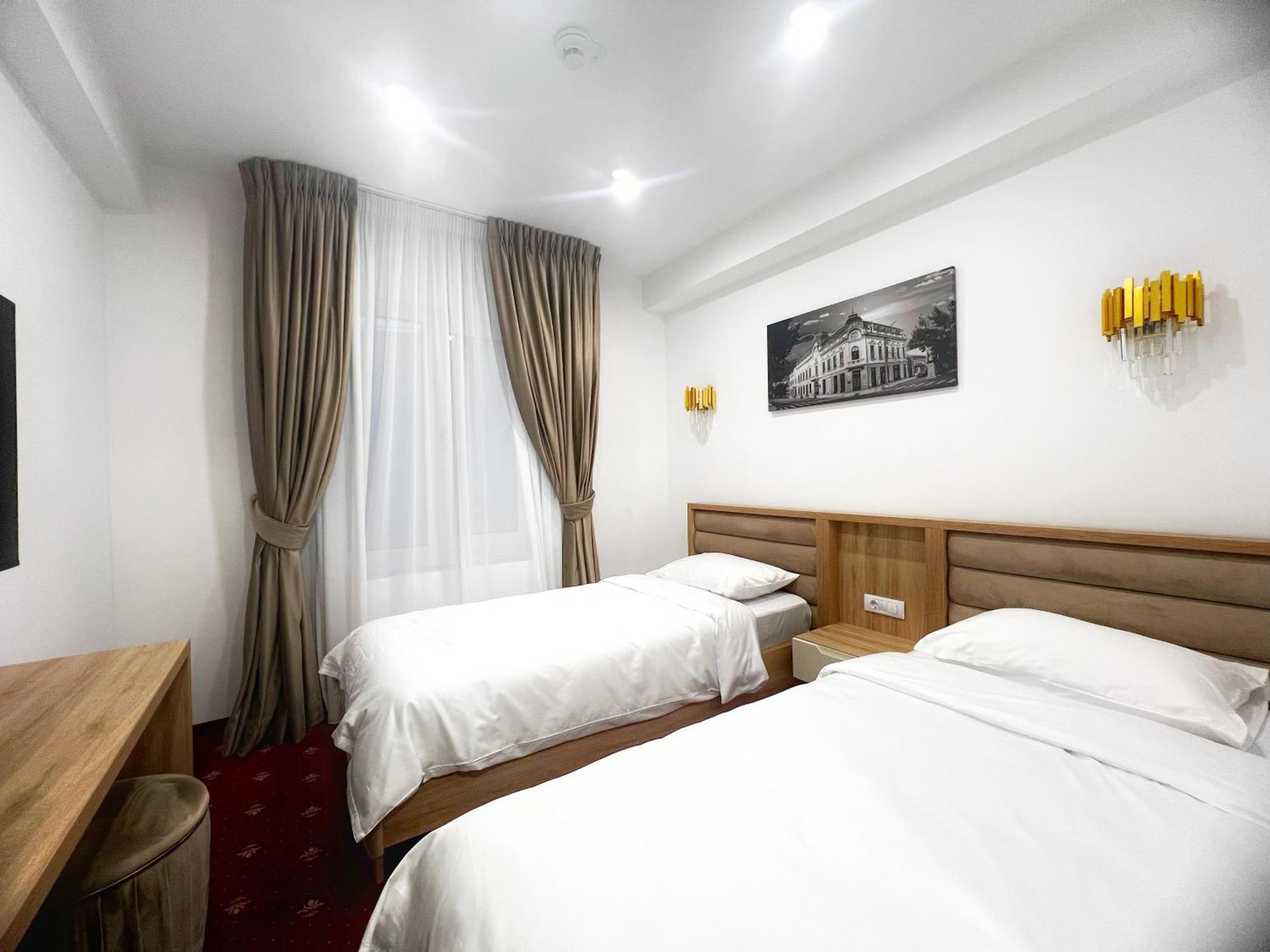 Mimi Hotel Corabia Экстерьер фото