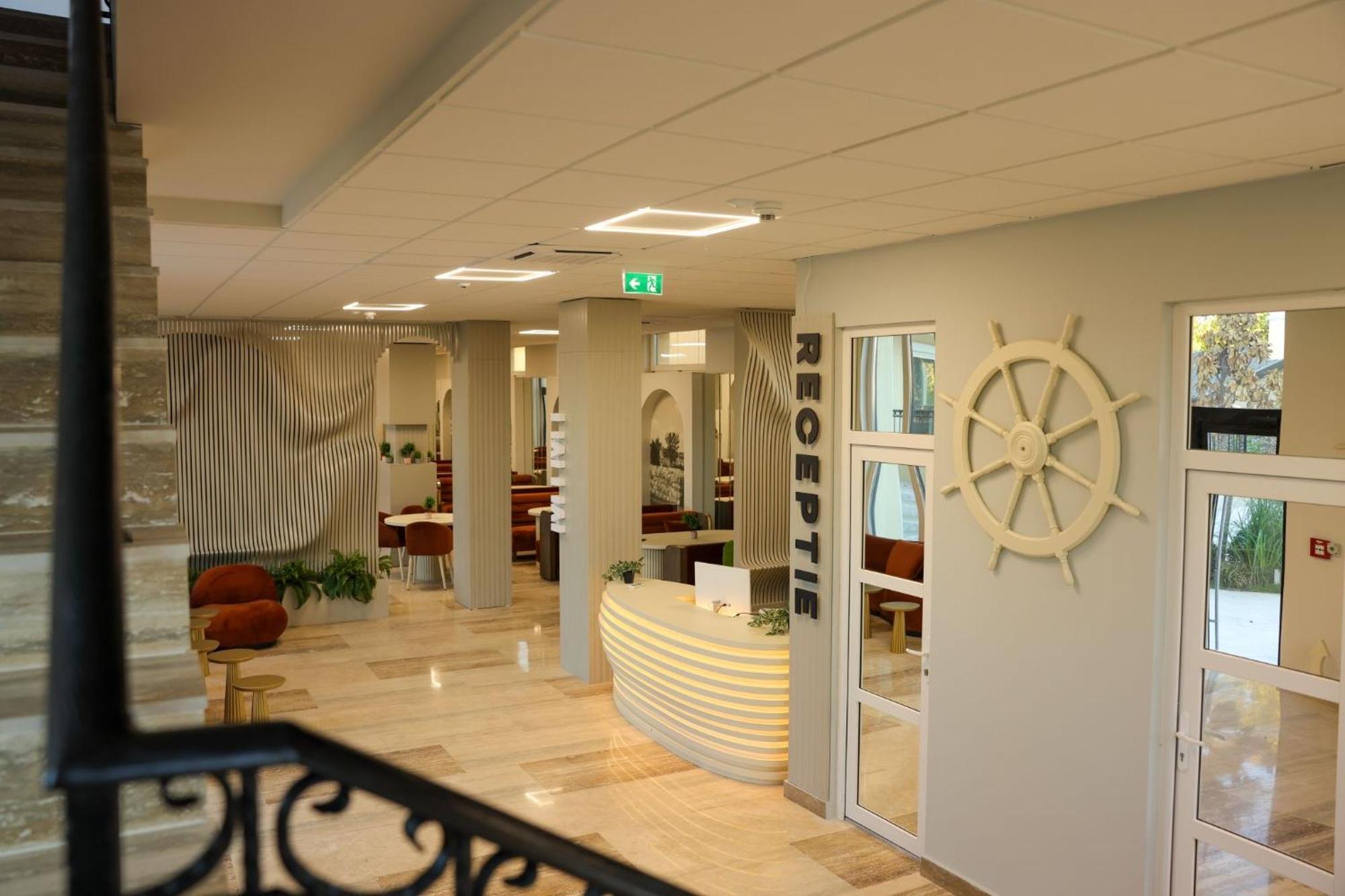 Mimi Hotel Corabia Экстерьер фото